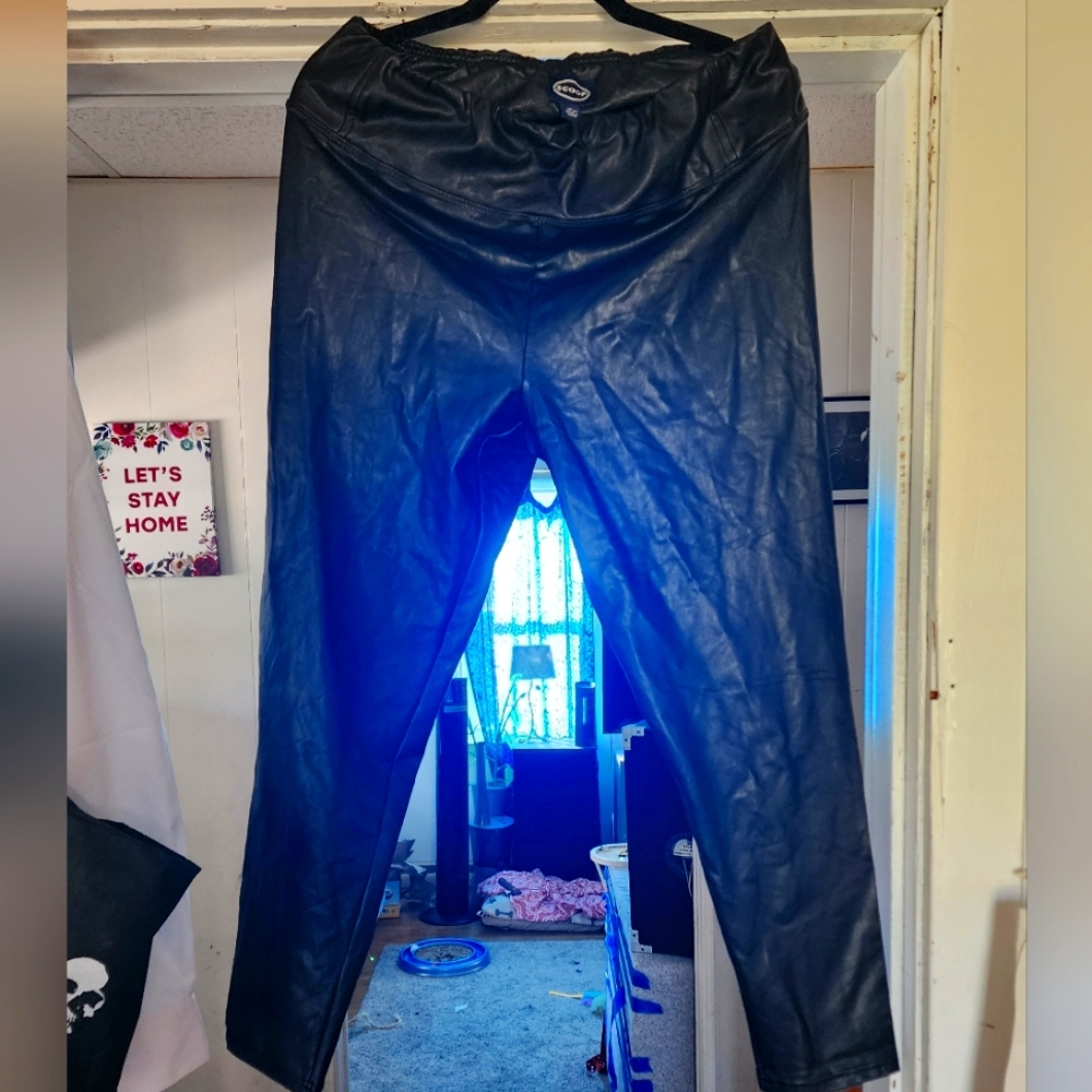 Scoop Black Pleather Leggings